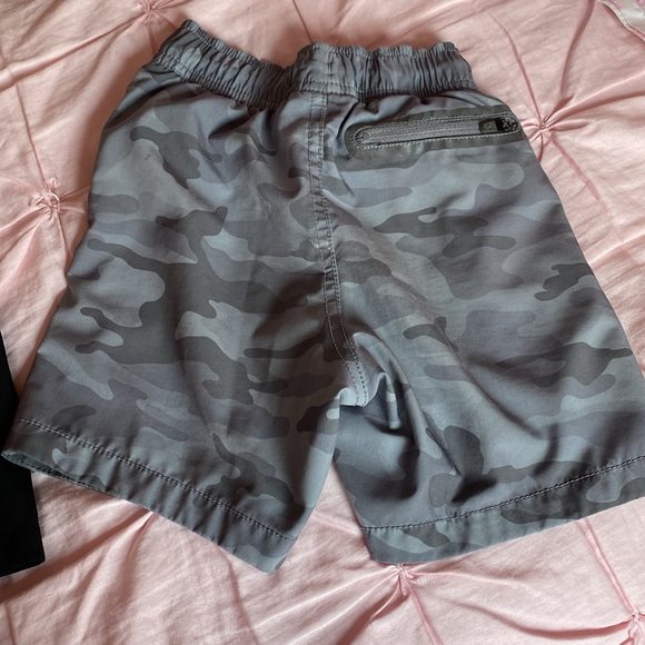 Pair of boys Gap fit quick dry shorts, great condition. - Picture 4 of 4